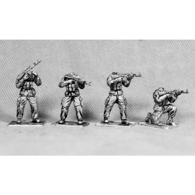 Universal Soldiers: Figures with M1 US-Helmet Heads Set 1